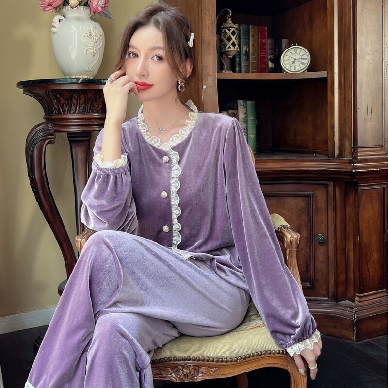 Velvet Pajamas for Women in Autumn and Winter, Palace-Style Lace Doll Collar Home Short-Sleeve Set, Warm and Suitable for Wearing Outside