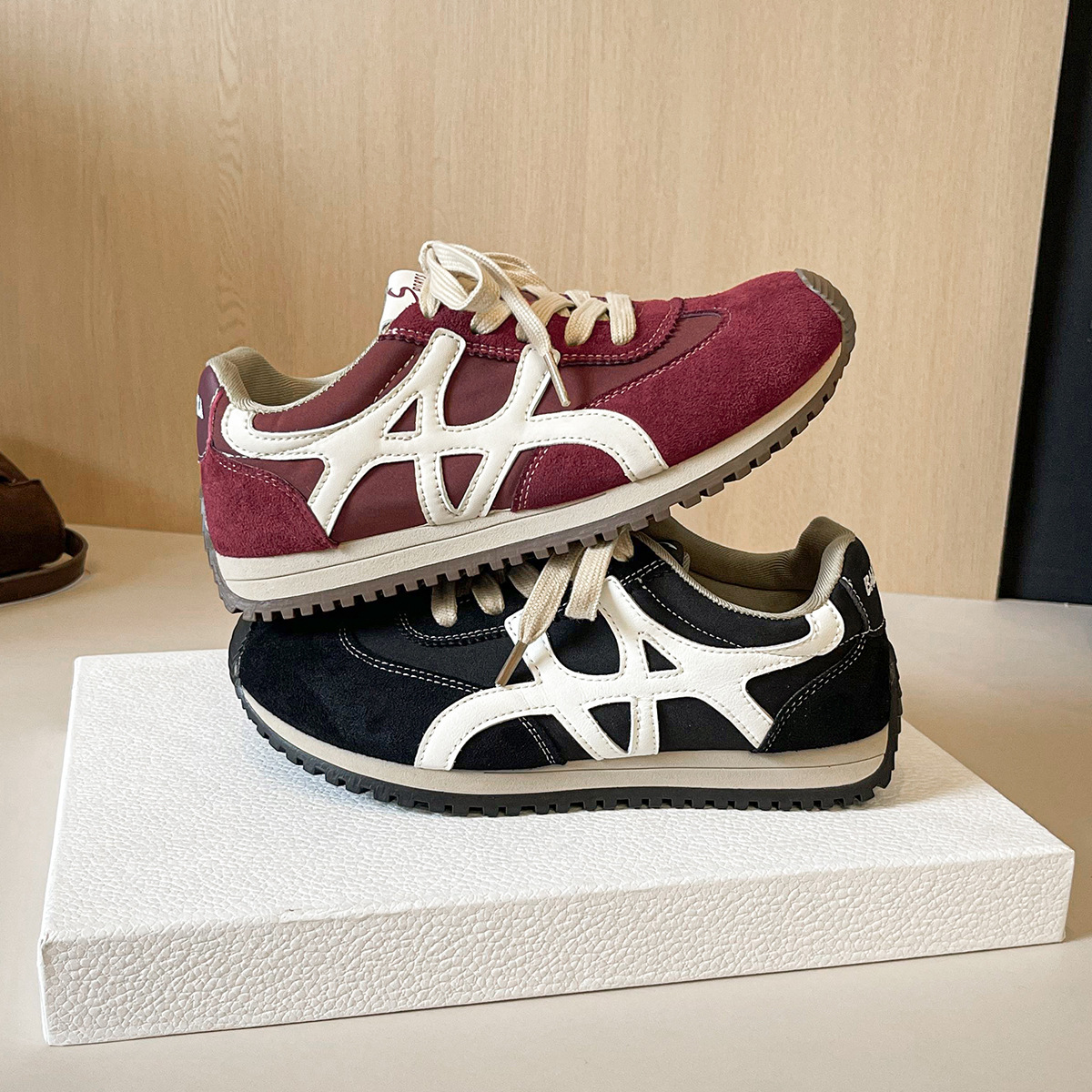 Two-tone demi-season retro GAT shoes with shoelaces