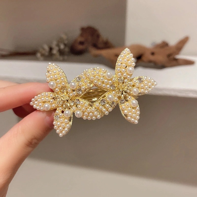 Fashion Flower Alloy Inlay Artificial Pearls Rhinestones Hair Clip 1 Piece display picture 7