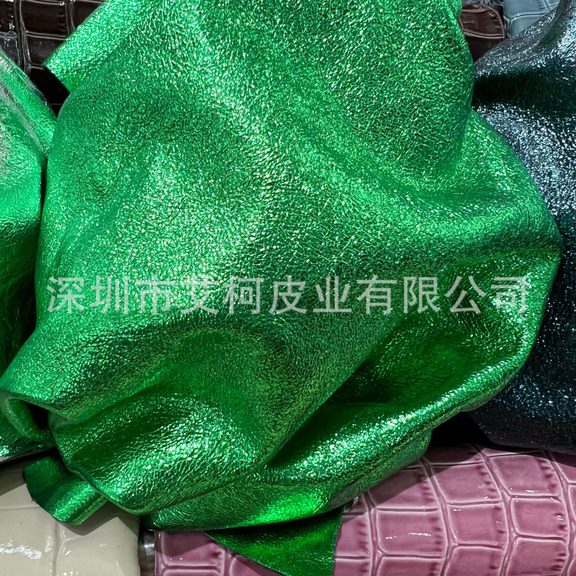 아이크 가죽 재고 공급 람스킨 금속 필름 가죽 마술 빛 환경 보호 면 양피