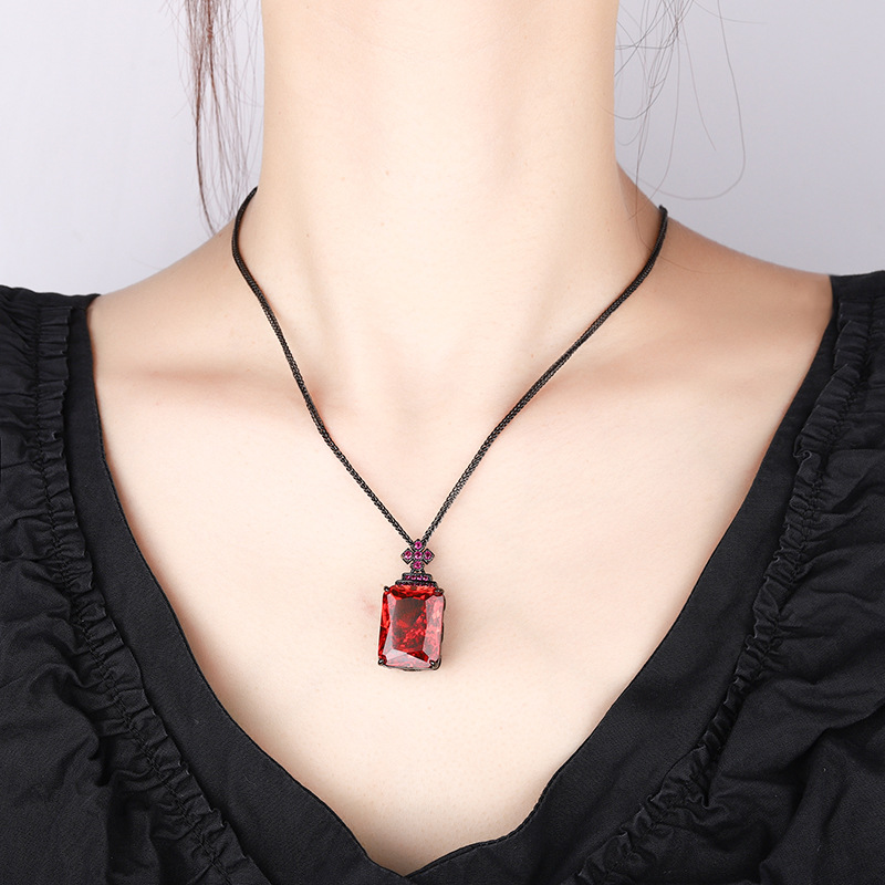 2024 nuevo traje de joyería Zhuang Shengsheng nido de pájaro cortado oro negro colgante retro collar piedra principal 15*20