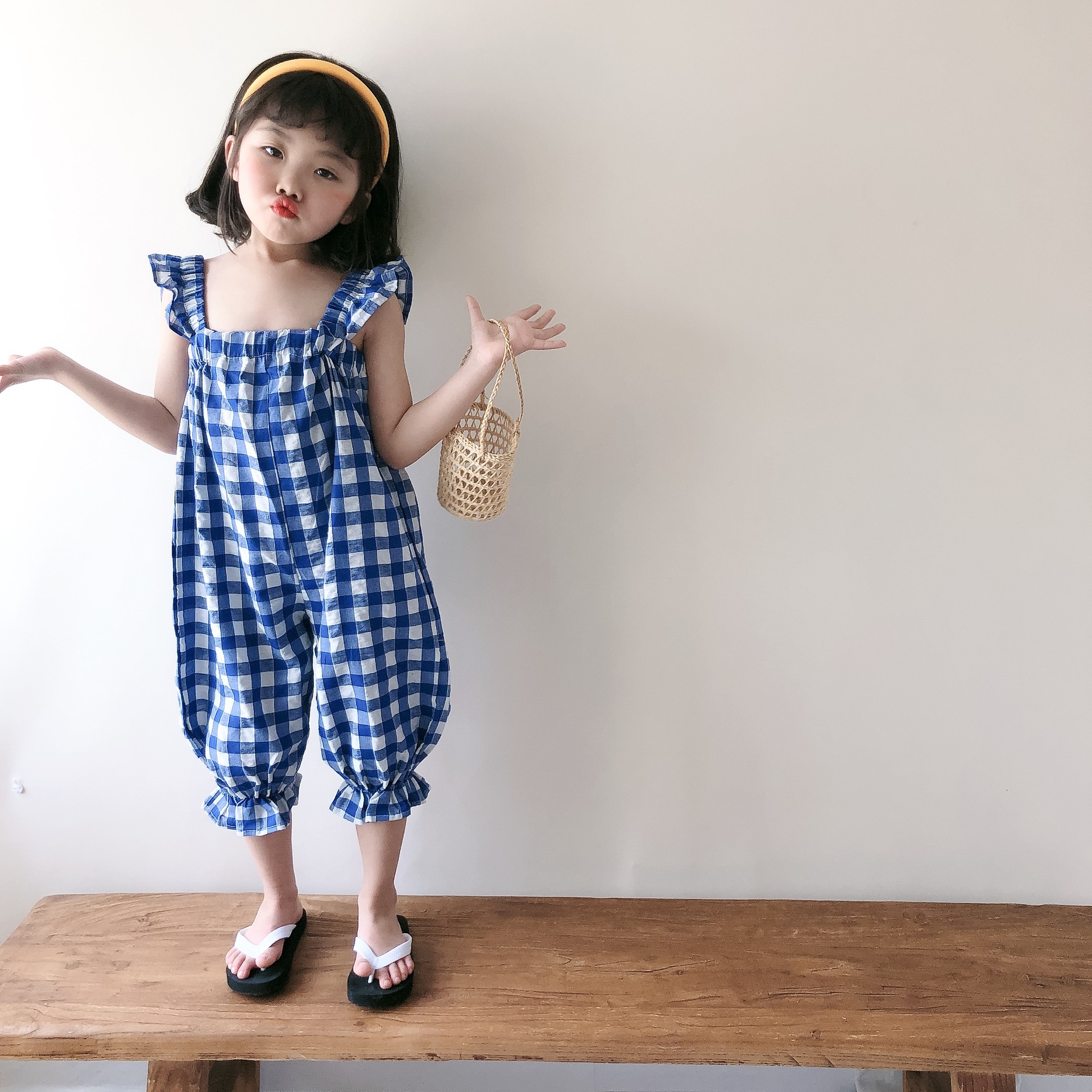 Girls' Plaid Jumpsuit 2022 summer new girls' suspenders Korean Capris baby bud pants