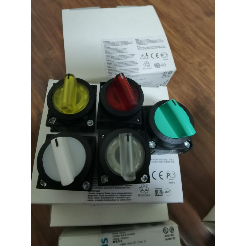 西门子老款旋钮开关3SB3000-2KA11/2DA11/2EA11/3SB3400-0B/0D/0A