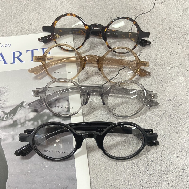 Small Frame Eyeglass Frames for Women, Fashionable Ultra-Light Tr Full-Frame Glasses Frame, Natural Look Myopia Frame, Made of Danyang Tr90 Material