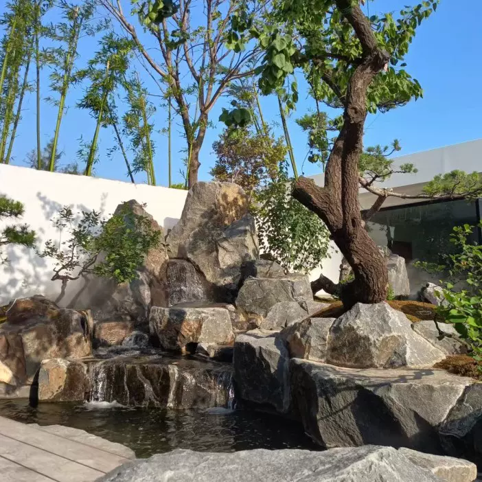 定制中国黑景石不规则置石景墙假山驳岸园林景观天然黑色石庭院景