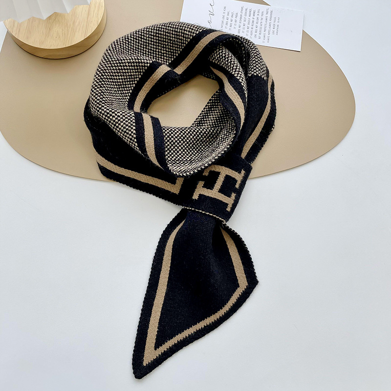 Estilo coreano de las mujeres de punto pequeño oído bufanda Otoño e Invierno simple todo partido largo diagonal perezoso perforado bufanda protección del cuello marea