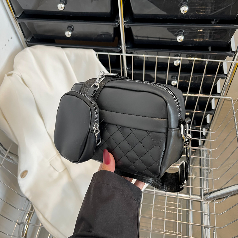 Lingge maquillage 2023 nouveau petit parfum Style épaule Guangzhou mode sac de téléphone pour femmes_voghion.com