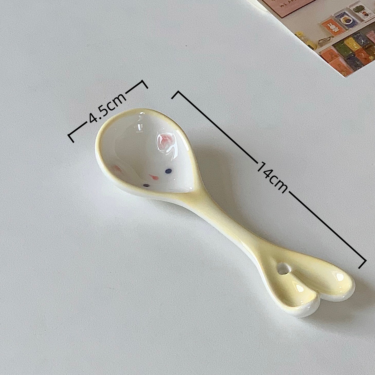 노란색 보보 토끼 - 국자