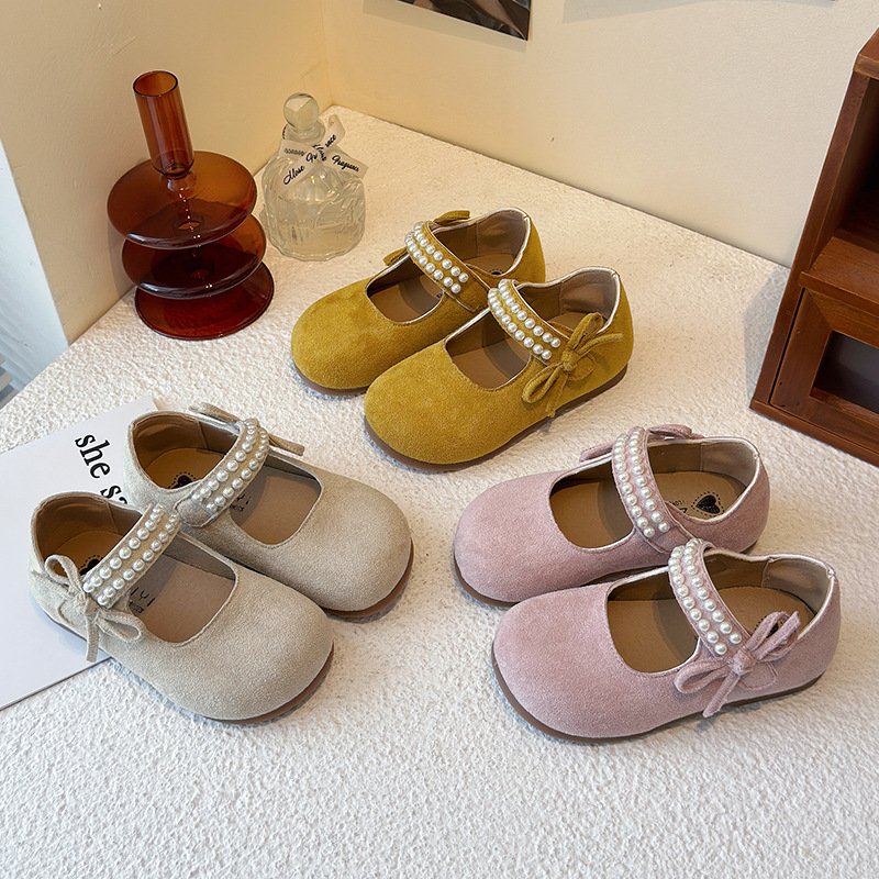 Zapatos de cuero para niñas 2026 primavera y otoño nuevos zapatos infantiles de arco de perla princesa zapatos de suela suave para niños pequeños zapatos Mary Jane