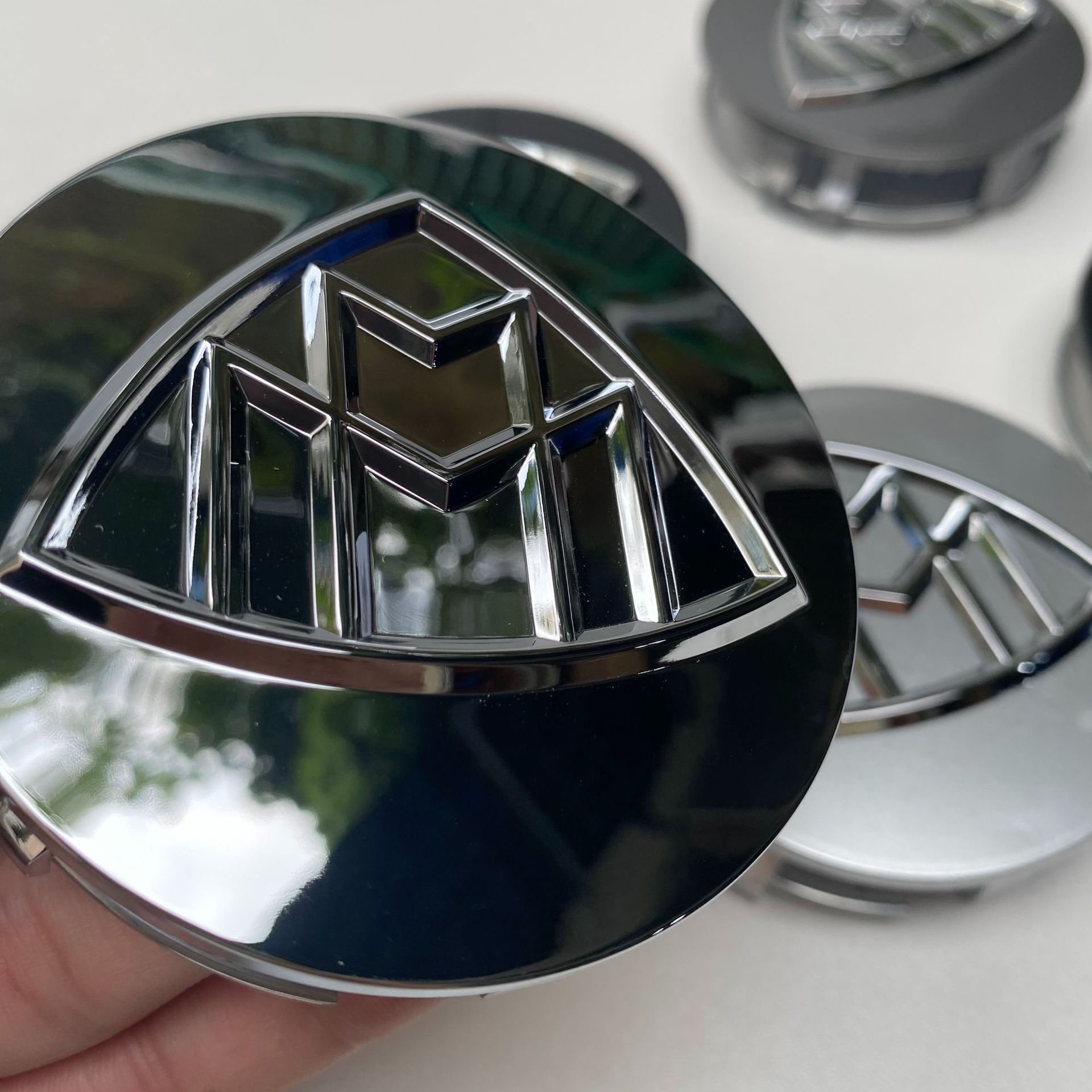 Suitable for Mercedes-Maybach Wheel Hub Caps W222S600Ls400L Electroplated Wheel Hub Modification Center Cap Logo Matte