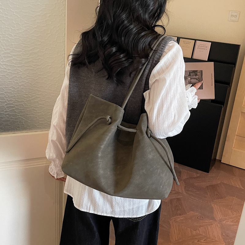 Suede Drawstring Shoulder Tote Bag For Women Large Capacity_voghion.com