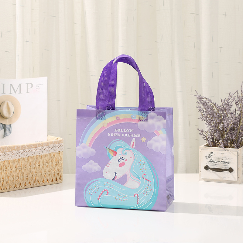 Bolsa de regalo pequeña para el Día del Niño, bolsa de regalo de tela no tejida con diseño de dinosaurio, bolsa de regalo para dulces de jardín de infantes image 13