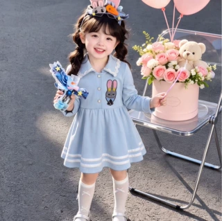 女童连衣裙秋季2026新款洋气时髦儿童卡通Polo领卫衣裙女宝宝衣服