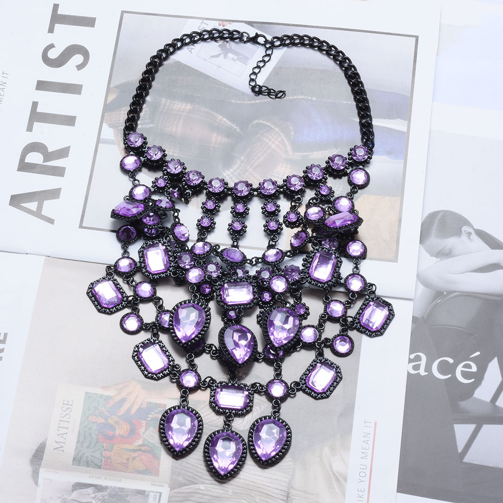 Exaggerated Geometric Alloy Inlay Artificial Crystal Women's Necklace display picture 7