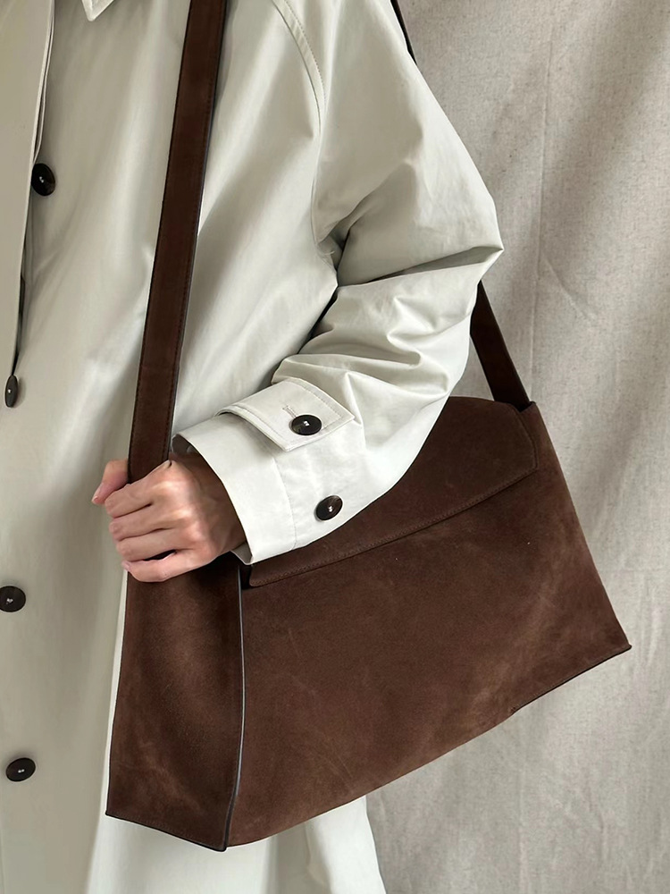 Sac à bandoulière simple en daim givré polyvalent et décontracté de l'influenceur Instagram, nouveau modèle 2024_voghion.com