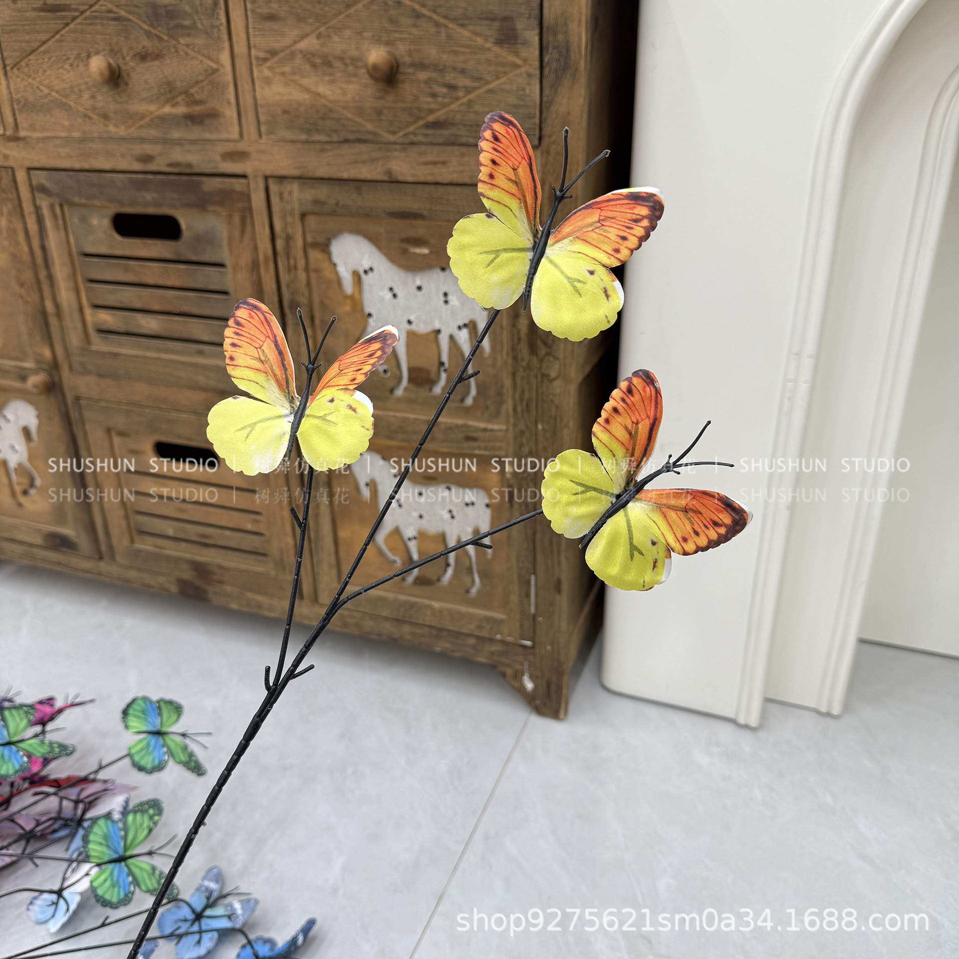 나비 3마리-주황색