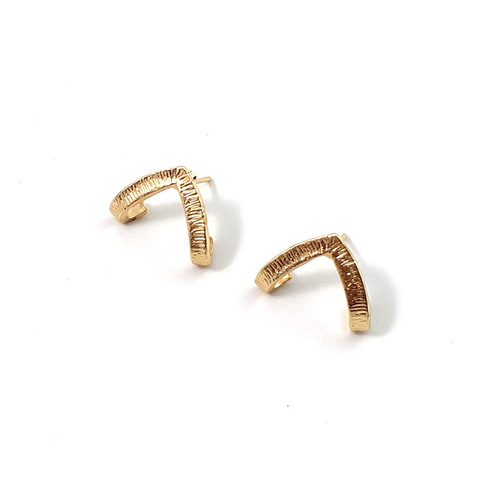 European and American fashion minimalist trendy earrings V-shaped miniature stud earrings earring hooks direct factory supply wholesale