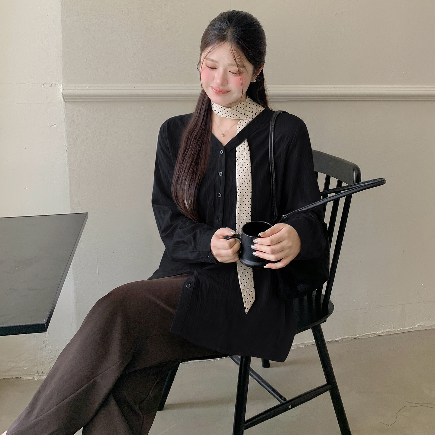 2026 Autumn New Style Old Money Style Polka Dot Silk Scarf Neck Tie V-Neck Loose Plus Size Chiffon Blouse for Layering or Outerwear 325338