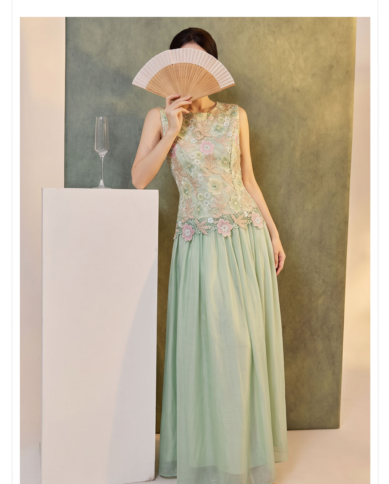 Đầm maxi thêu hoa ren nổi — Xanh lá cây nhạtcolor chi tiết 8