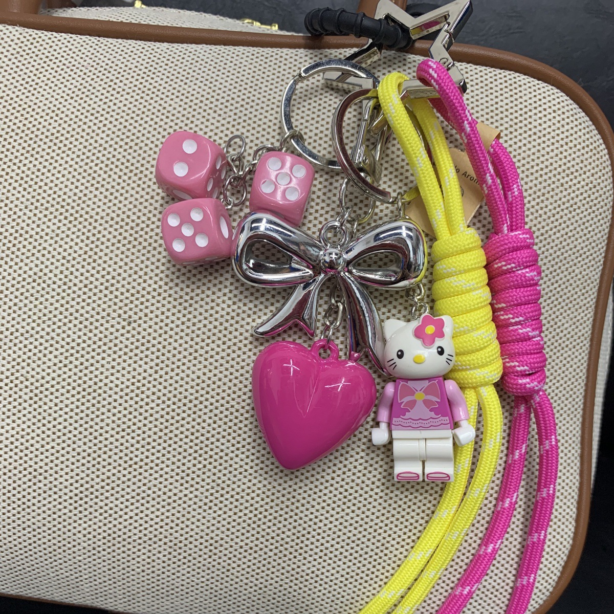 ins风热门夏日泳圈Kitty包挂件编织绳挂饰少女心挂件少女心钥匙扣