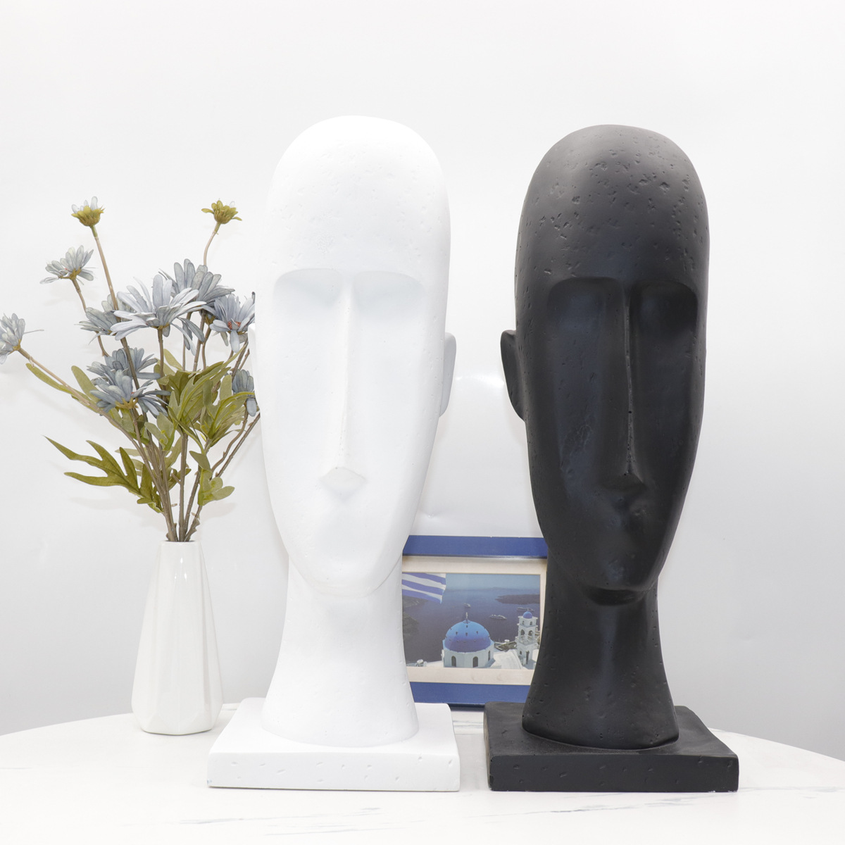 Modern Minimalist Hotel Villa Lobby End View Terrace Human Face Sculpture Ornaments Model Room Creative Home Soft Decorations