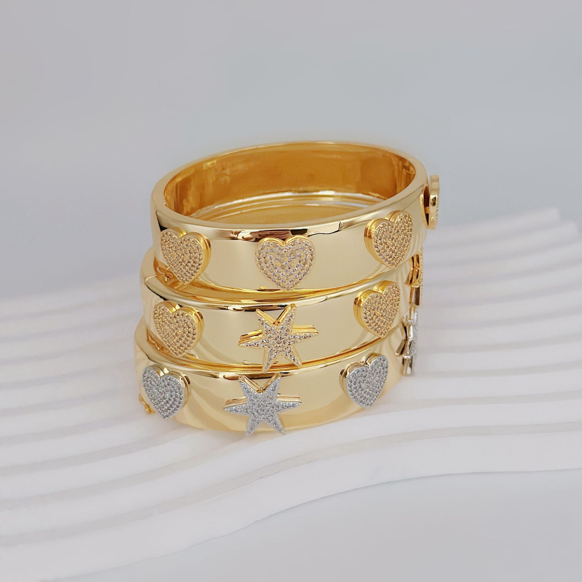 45g Weight Bangle Classification Wholesale Jewelry Casual Elegant Lady Heart Shape Copper Plating Bangle