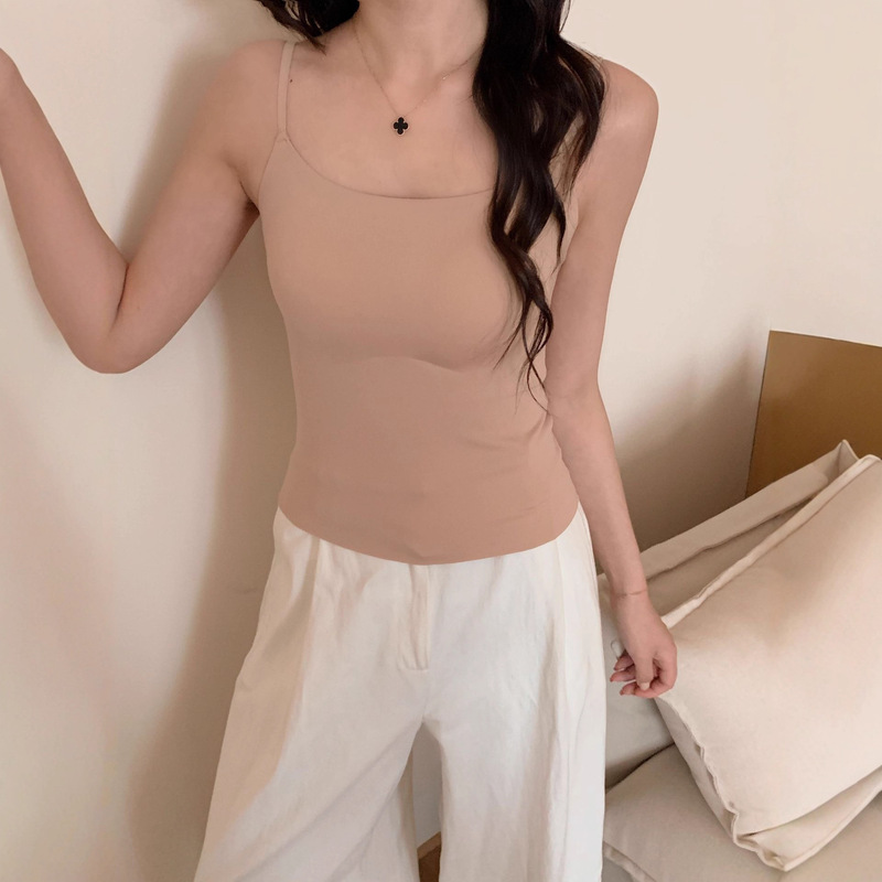 2025 Early Autumn New Liquid Foundation Skin-Fitting Intimates Small Tag Can Be Worn Inside or Outside with Built-In Cup Dispensing Vest