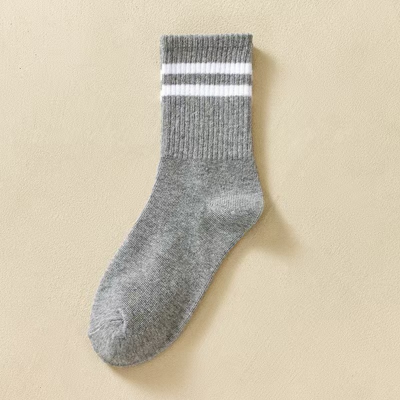 회색과 흰색 줄무늬