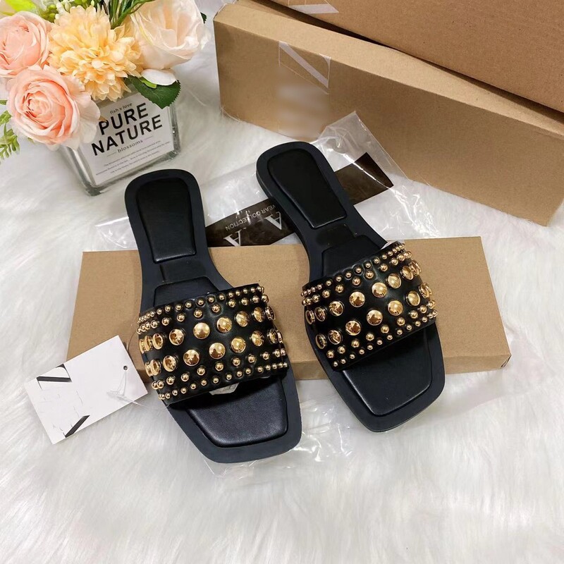 Independent Station Ins Fashion European and American Hardware Diamond Decoration Women's Sandals Ready Stock Eagle Head Buckle Flip-Flops Sandals