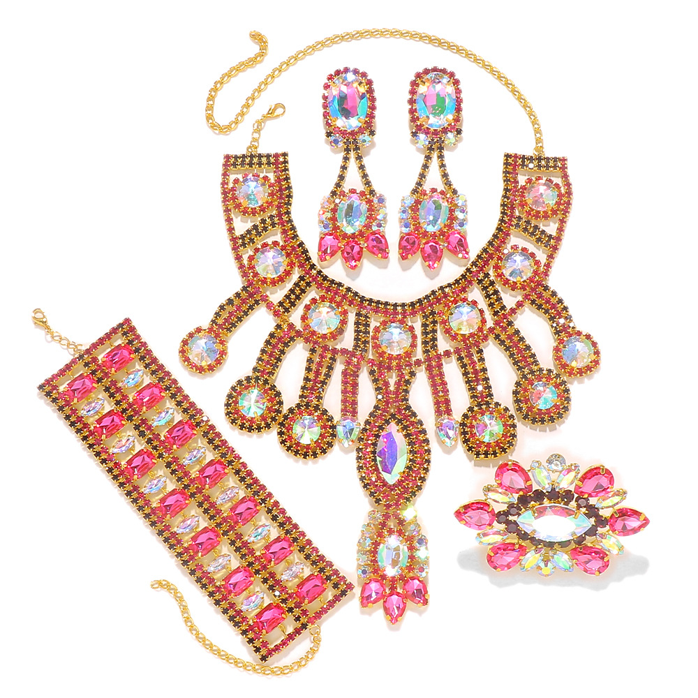 Europeo y americano sexy rhinestone collar de cuatro piezas Conjunto personalizado exagerado banquete brillante joyería traje conjunto de joyas