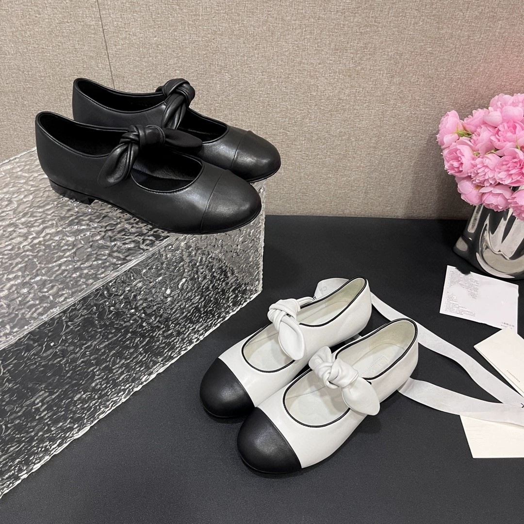 Новые туфли из овечьей кожи с круглой головкой в 2025 году Простые дикие плоские туфли