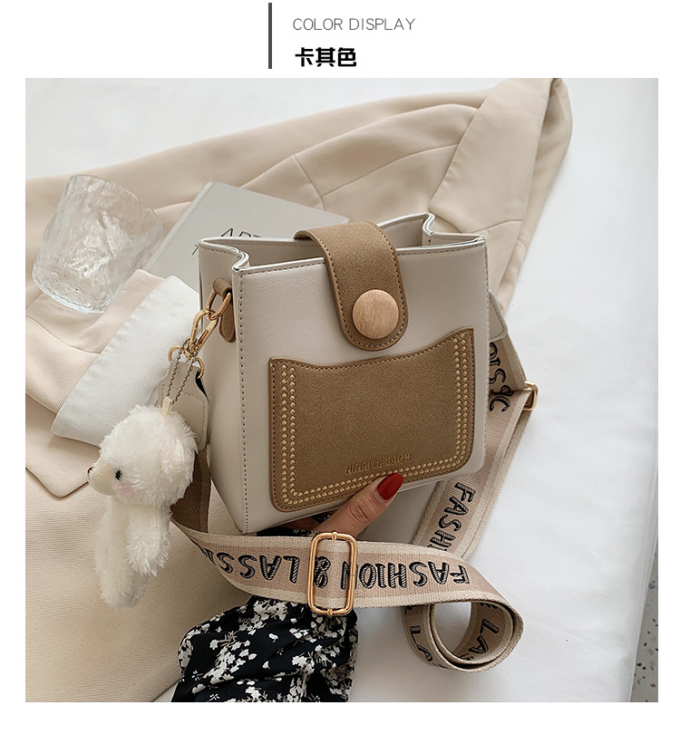 Nihaojewelry Wholesale New Trendy Wide Shoulder Strap Contrast Color Messenger Bucket Bag display picture 6