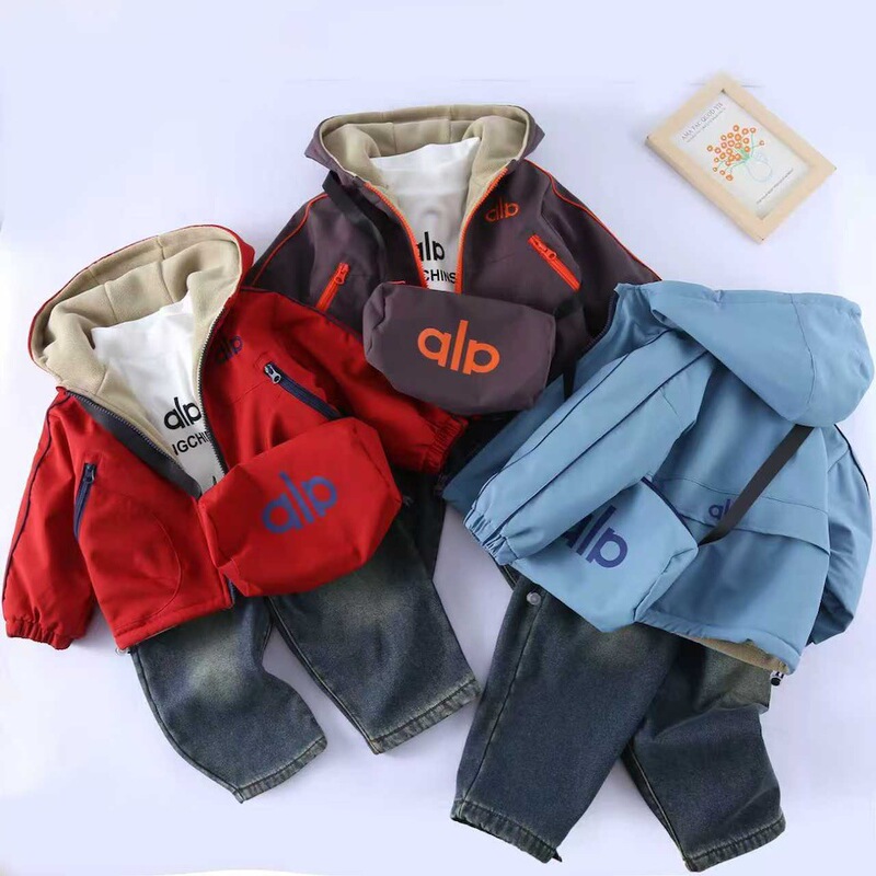 Children's Autumn and Winter Coats, Boys' Suits, Small and Medium-Sized Children's Cotton Clothing, Fashionable Hooded Suits, Thickened Three-Piece Sets Wholesale Children's Autumn and Winter Coats, Boys' Suits, Small and Medium-Sized Children's Cotton Clothing, Fashionable Hooded Suits, Thickened Three-Piece Sets Wholesale
