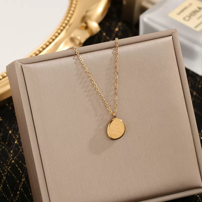 通体钛钢字母轻奢金色小豆豆字母牌项链女秋冬锁骨链网红情人节
