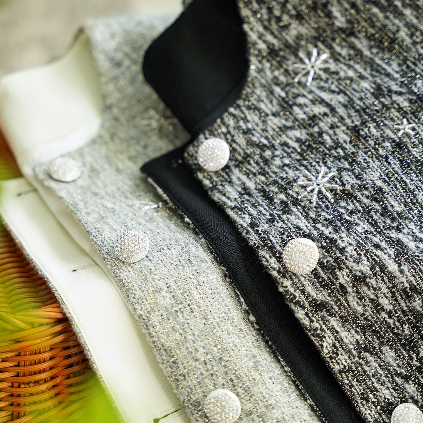 Bright Silk Tweed Beaded Fashionable Short Jacket for Women Autum New Style 0822