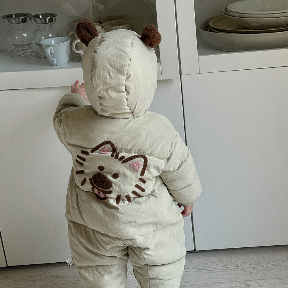 2024 nuevo bebé de invierno bebé coreano de dibujos animados lindo gato grueso cálido cómodo abrigo de algodón de una pieza suave