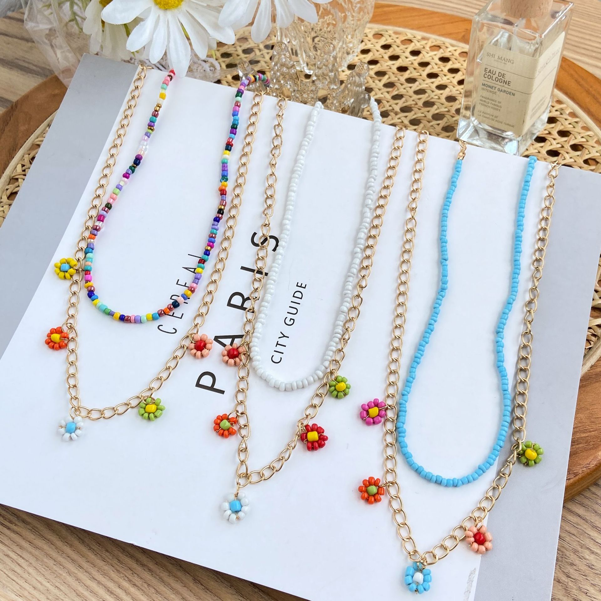 Vente En Gros Bijoux Pendentif Marguerite Couleur Collier Multicouche Perlé Nihaojewelry display picture 6