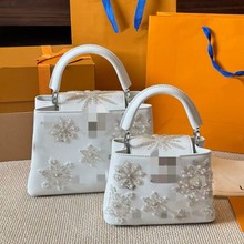 �羳���Q�¿�CAP�F�D��V��ĸ��Ƥ�����ˮ�u朗l�μ�б��Ůʿ����