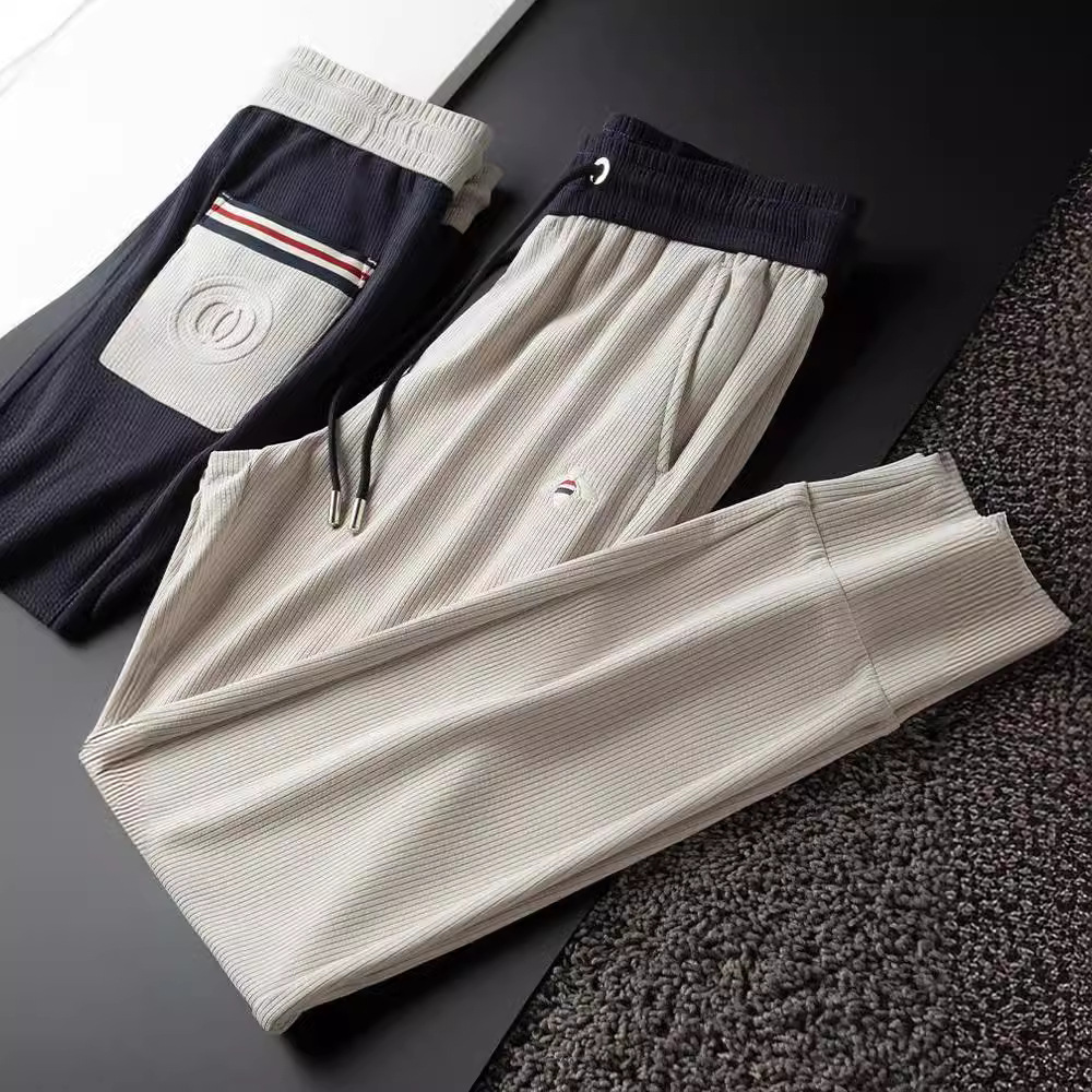 2023 Frühjahr/Sommer bestickte kleine Biene, lässige, trendige Markenmode, vielseitige Schutzhose, enge Sporthose für Herren_voghion.com