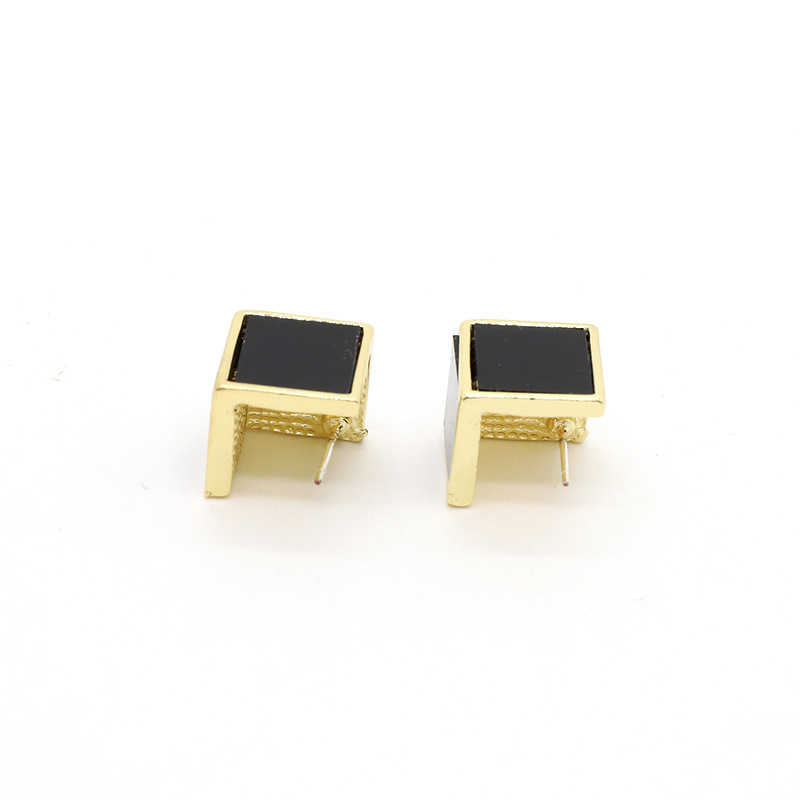 Retro Simple Black Three-dimensional Square Earrings Personality Geometric Earrings display picture 5