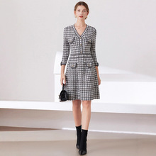 2025秋冬新款欧美跨境小香风千鸟格复古气质V领七分袖中长针织裙