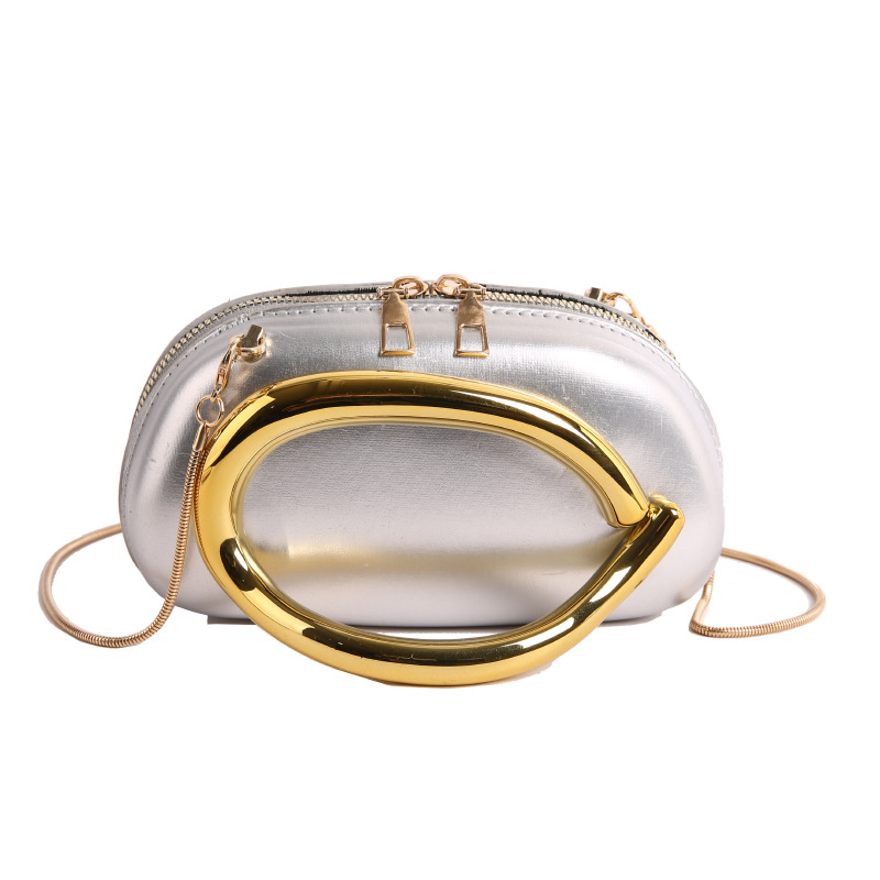 Bolsa de alta sensación para mujeres 2026 primavera nueva bolsa de brazo de viaje de moda simple nicho de diseño de hombro mochila