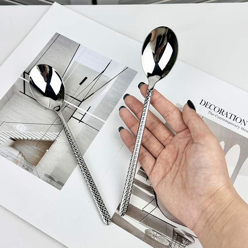 Chockmen Zhuo Deming 18/10 Cuchara de comedor de acero inoxidable Cuchara de acero Espejo con patrón Cuchara de arroz Cuchara de bibimbap