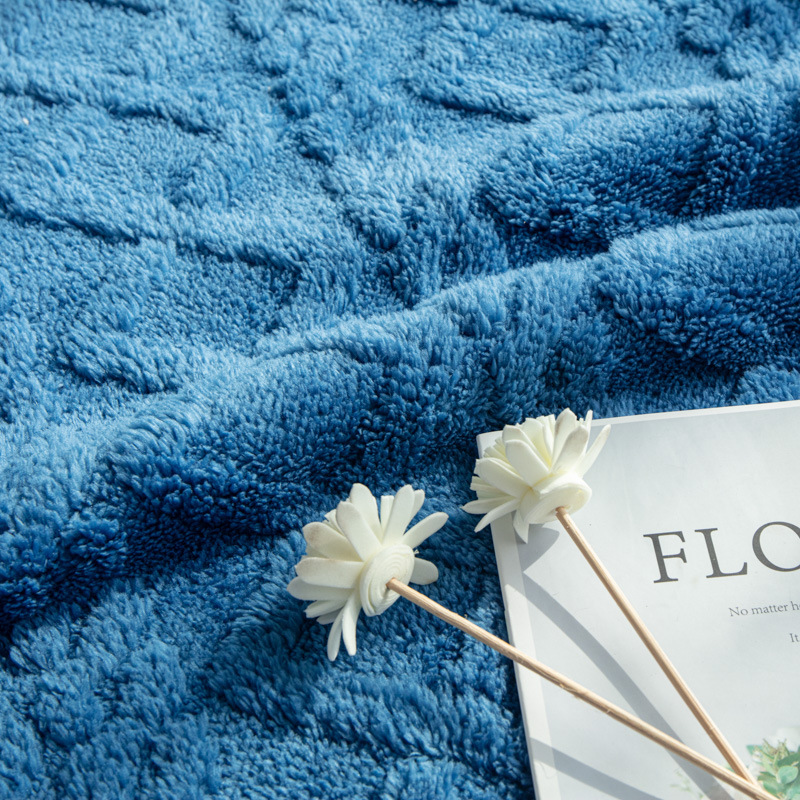 Nueva torre de terciopelo manta de lana de cordero engrosada Otoño e Invierno manta de aire acondicionado manta de siesta de color sólido al por mayor manta de hombro