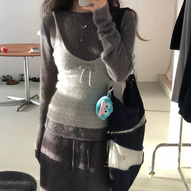 No Returns or Exchanges 2026 Spring New Korean Dongdaemun Round Neck Knit Top + Skirt + Camisole Set for Women