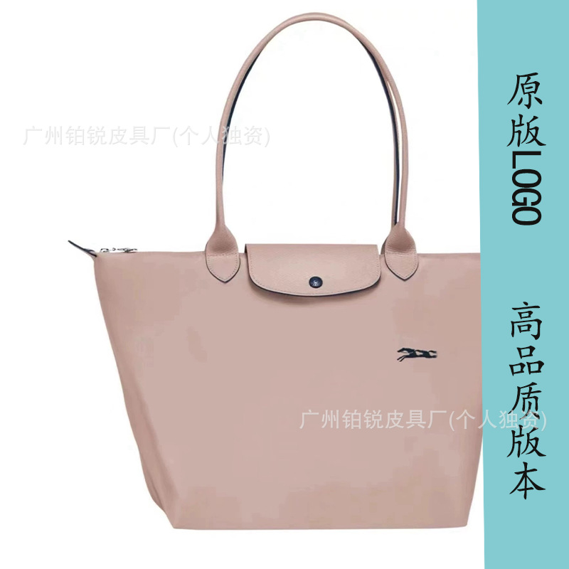 Anniversary camellia color