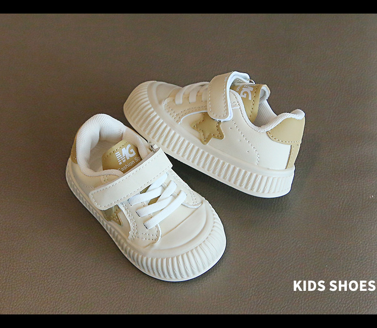 Beebikevadised ja sügisesed beebipehmed tallad, libisemiskindlad üksikud väikesed valged kingad, nahkpind, lastejalatsid_voghion.com