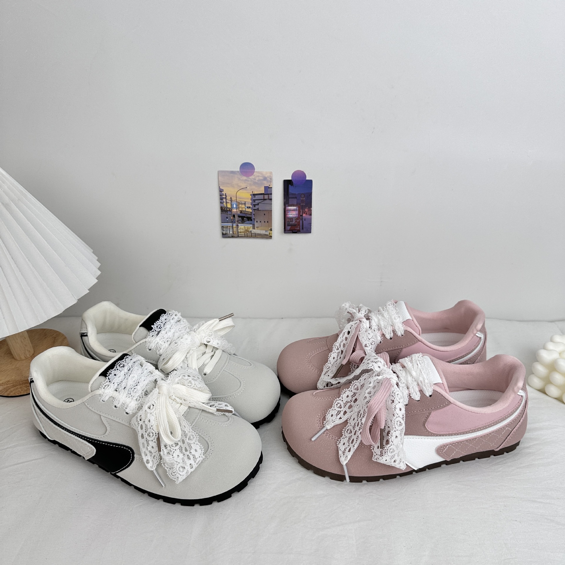 Zapatos de deporte de encaje rosa mujer 2025 punta redonda casual primavera y otoño nuevo estilo carreras de suela fina con pantalones anchos zapatos de entrenamiento de ballet image 1