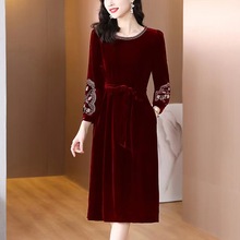 2025新款高端连衣裙女中年妈妈秋冬装洋气轻盈仿真丝黑色长袖裙子