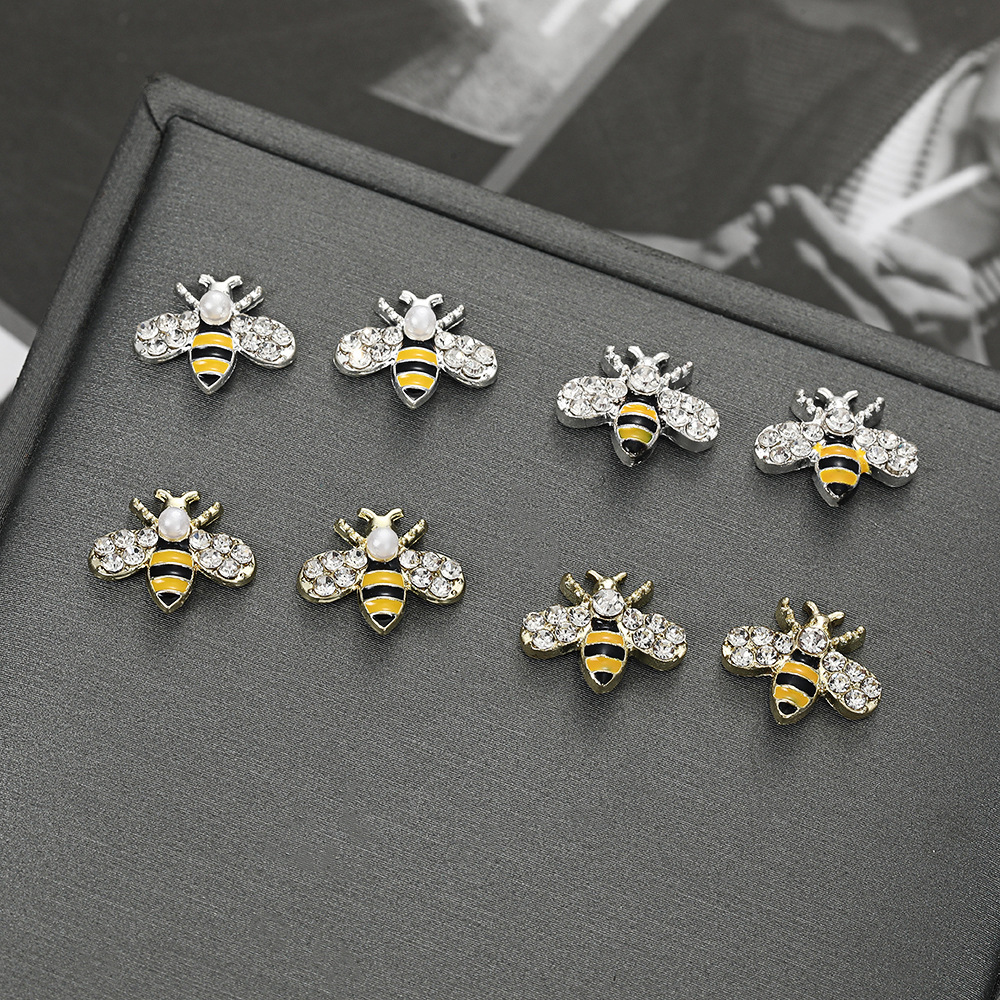 유럽과 미국의 시뮬레이션 동물 다이아몬드가 박힌 꿀벌 네일 아트 액세서리 만화 웨어러블 네일 액세서리 수제 합금 네일 액세서리